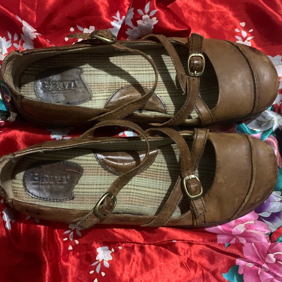 Born Slip-On Tan Leather Flat. Size 8 - Picture 1 of 7